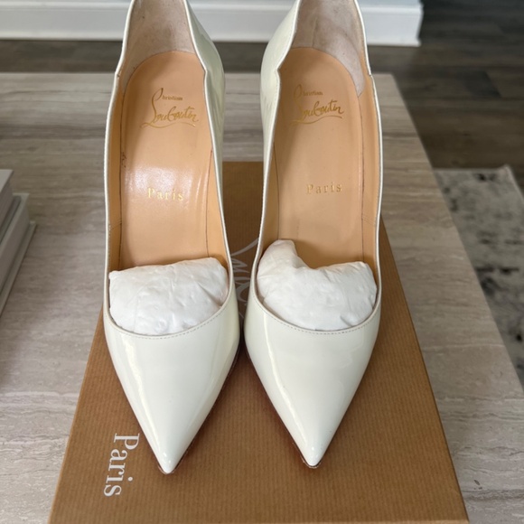 Christian Louboutin - Picture 7 of 7